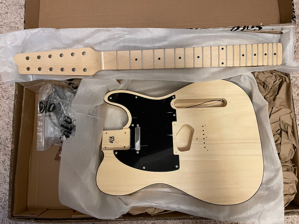 Solo Guitars Box