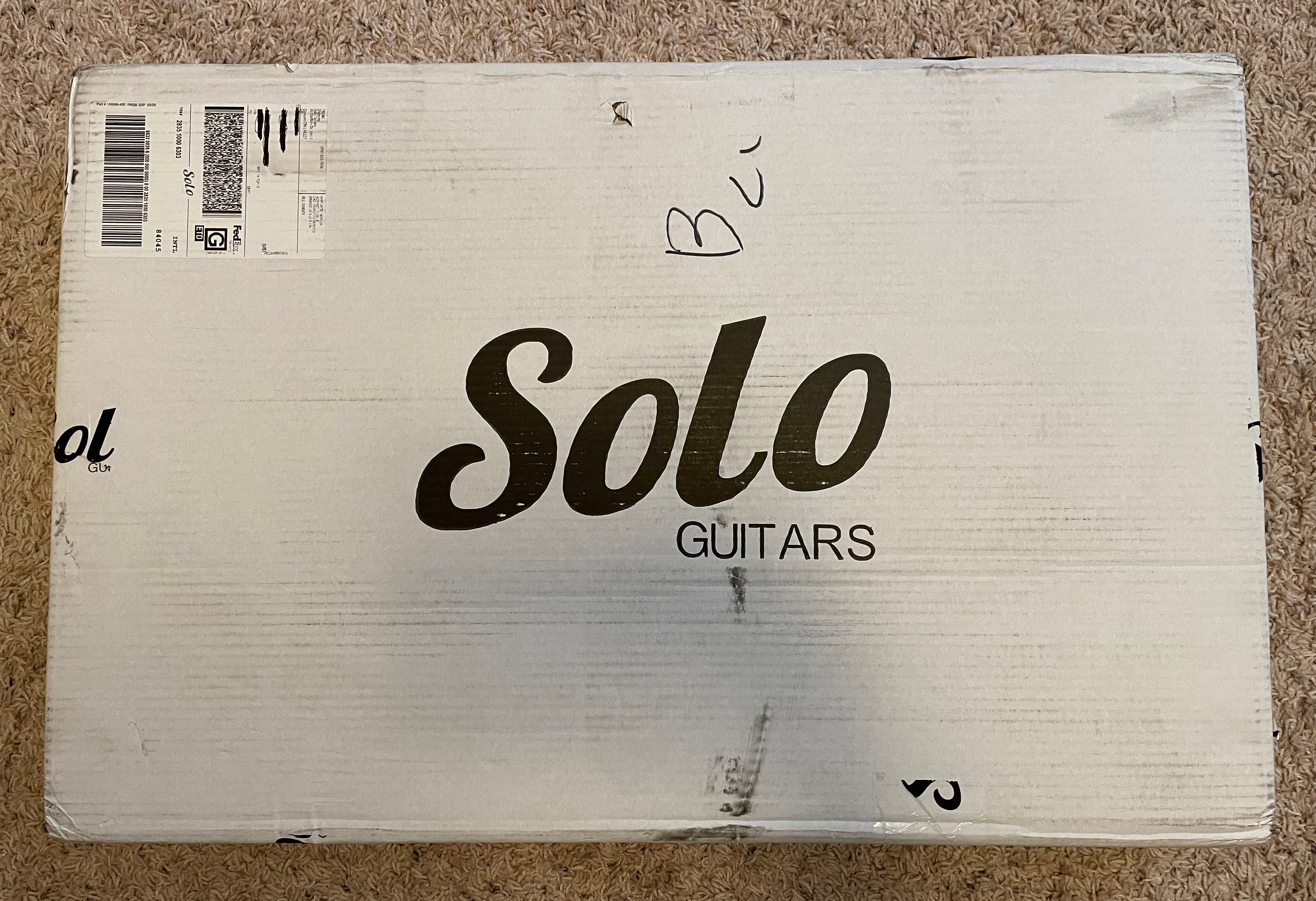 Solo Guitars Box